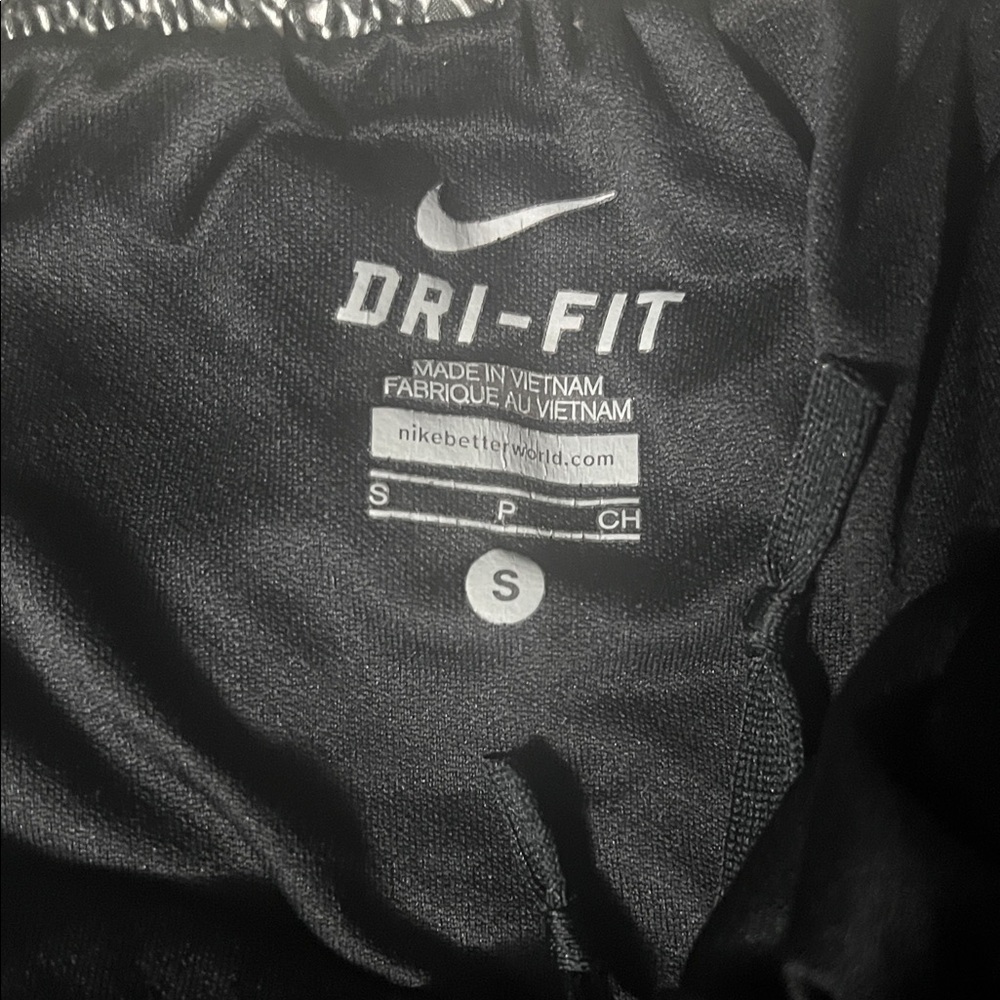 Nike Shorts - Picture 3 of 4